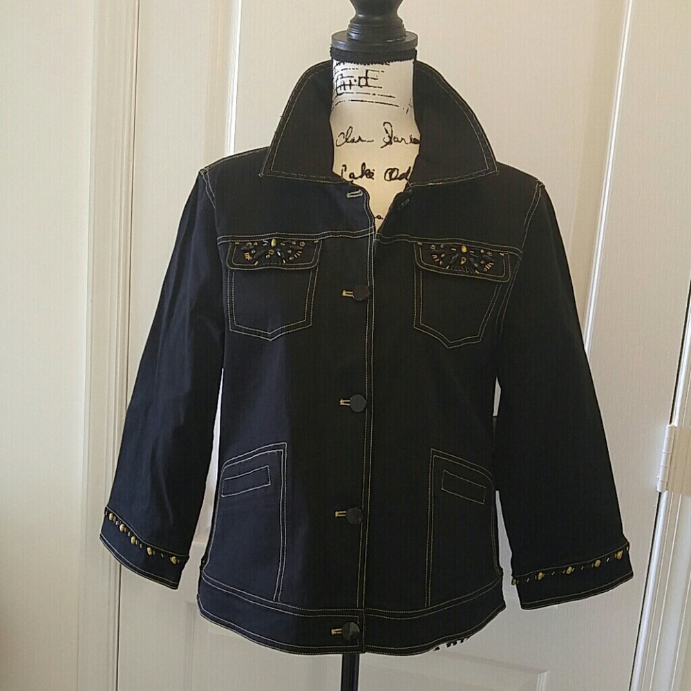 💕 Black Beaded Gold Etched Jacket 💕